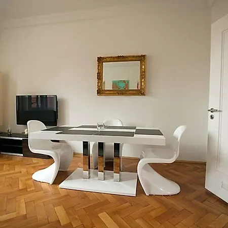 Palazzo Am Dom Aparthotel